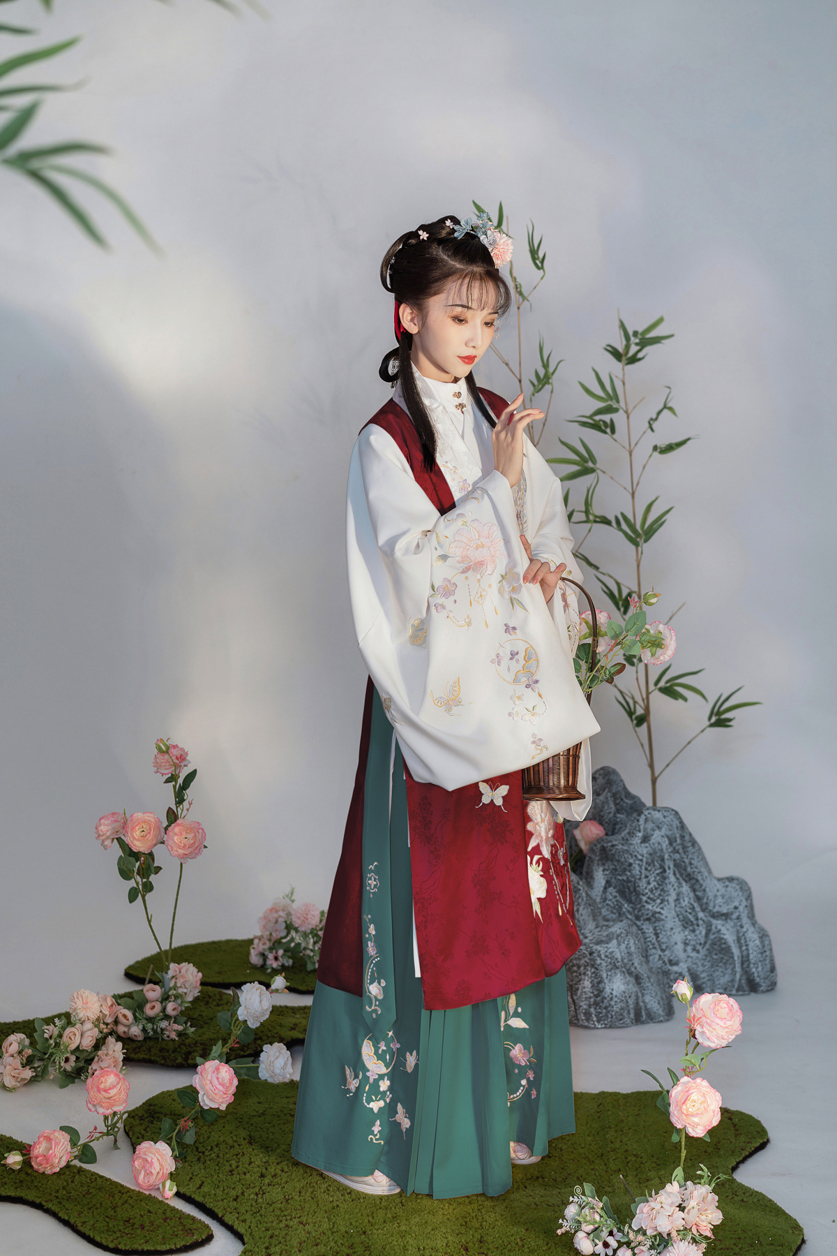 原创设计秋月白汉服刺绣提花比甲立领马面裙三件套8212-阿里巴巴