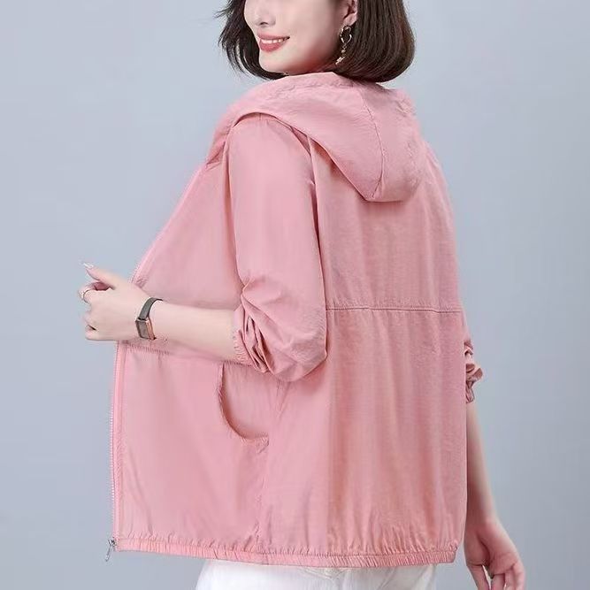 Women's summer new style long-sleeved lightweight jacket, loose fit, plus size, hooded, sun protection clothing for middle-aged mothers.