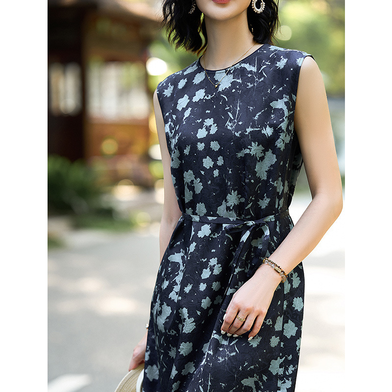 Silk Floral Print Sleeveless Waist-Cinching Dress 2026 Summer Mulberry Silk French Style Slimming Floral Long Dress