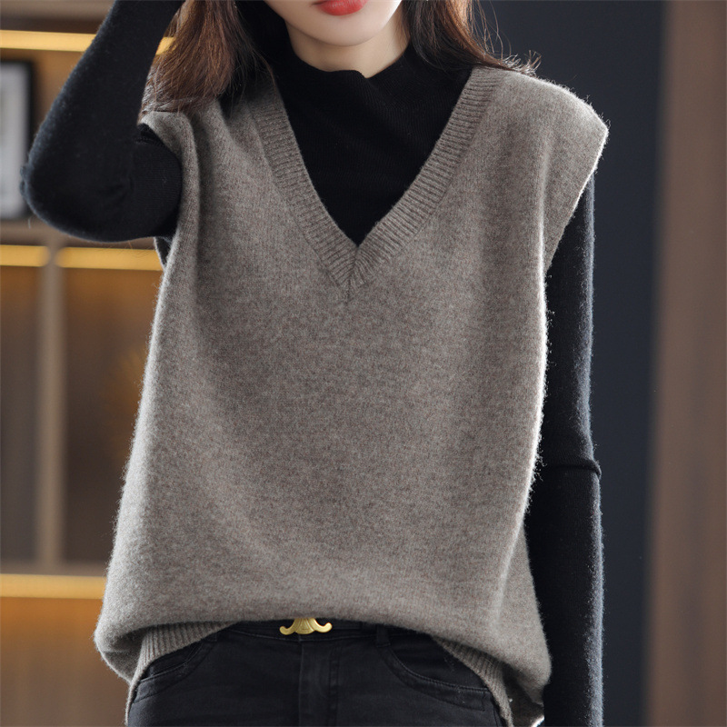 Women's Sweater Vest for Spring and Autumn 2026, New Autumn Style, V-Neck Knitted Vest for Outerwear