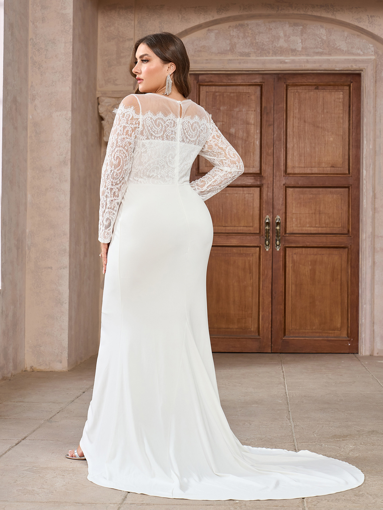 Vestido de etiqueta grande vestido europeo y americano de mangas largas de encaje cola blanca vestido de boda largo otoño invierno