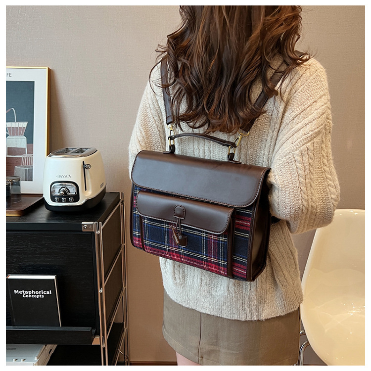 Naiste ruuduline crossbody seljakott sügis- ja talvehooajaks_voghion.com