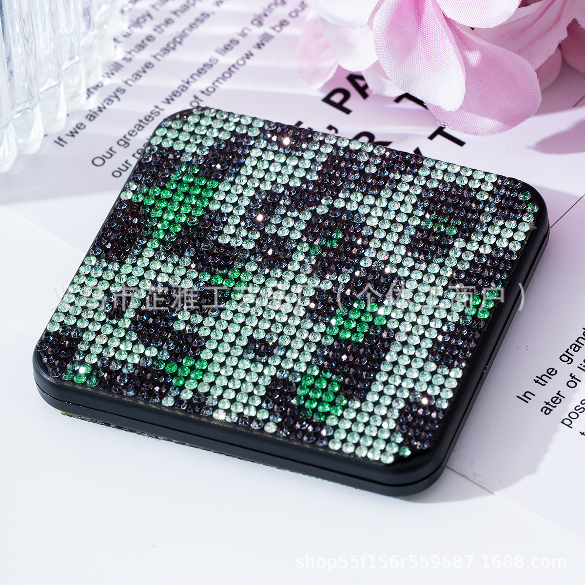 Espejo de maquillaje portátil de moda con incrustaciones de diamantes de imitación Espejo de maquillaje Regalo Espejo cuadrado plegable portátil Espejo plegable de doble cara de mano lote