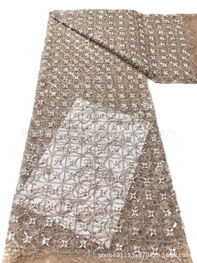 Blanco pesado clavos de cuentas sequinilla tela de encaje cuadrilátero cosido a mano perla sequinilla vestido tela