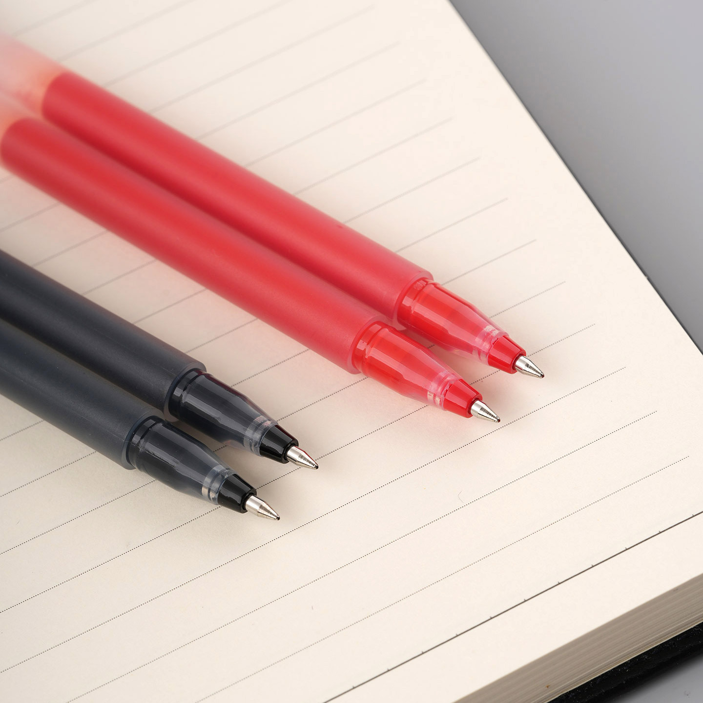 Una gran capacidad de escritura rápida y secada, bolígrafo negro, bolígrafo de agua de oficina, bolígrafo publicitario personalizado, bolígrafo rojo, revisión del logotipo image 3