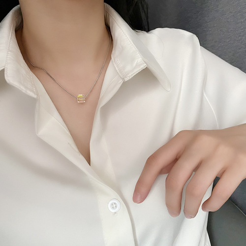 Titanium steel colorfast necklace for women, fashionable and minimalist with colorful square pendant, lockchain, unique and lightweight luxury necklace accessory.