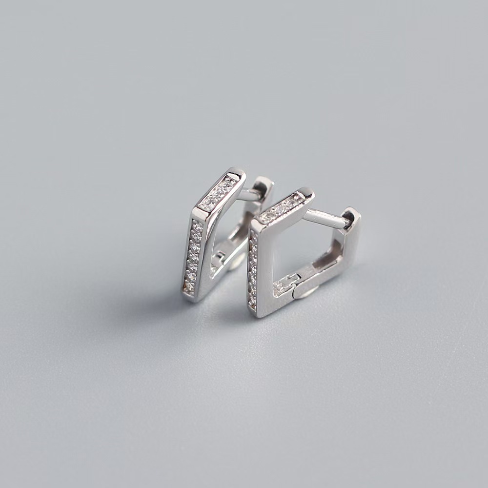 Nuevos perfiles de orejas triangulares de piedra de mar de diseño de nicho de alta sensación aretes de orejas de vacaciones de playa