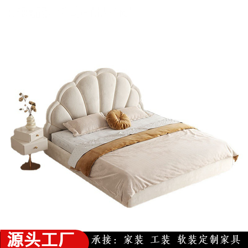 花びらベッドフランスクリーム風布芸ベッド1.8メートル軽贅沢insネットレッド新モデルルーム民宿ソフトバッグ結婚ベッド