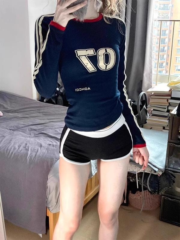 アメリカのレトロなストライプの綿の長袖のtシャツの女性の春秋の新型の中で短いタイプの底のシャツのギャルを掛けて身を修めてやせています。|undefined