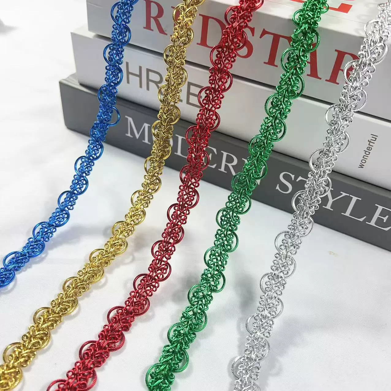 厂家现货S形金银线龙凤蜈蚣边人字边钩编民族风花边舞蹈服装辅料