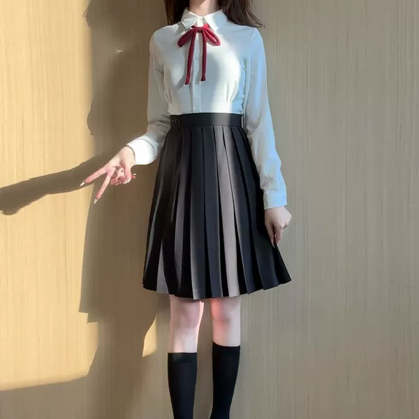 Pleated skirt