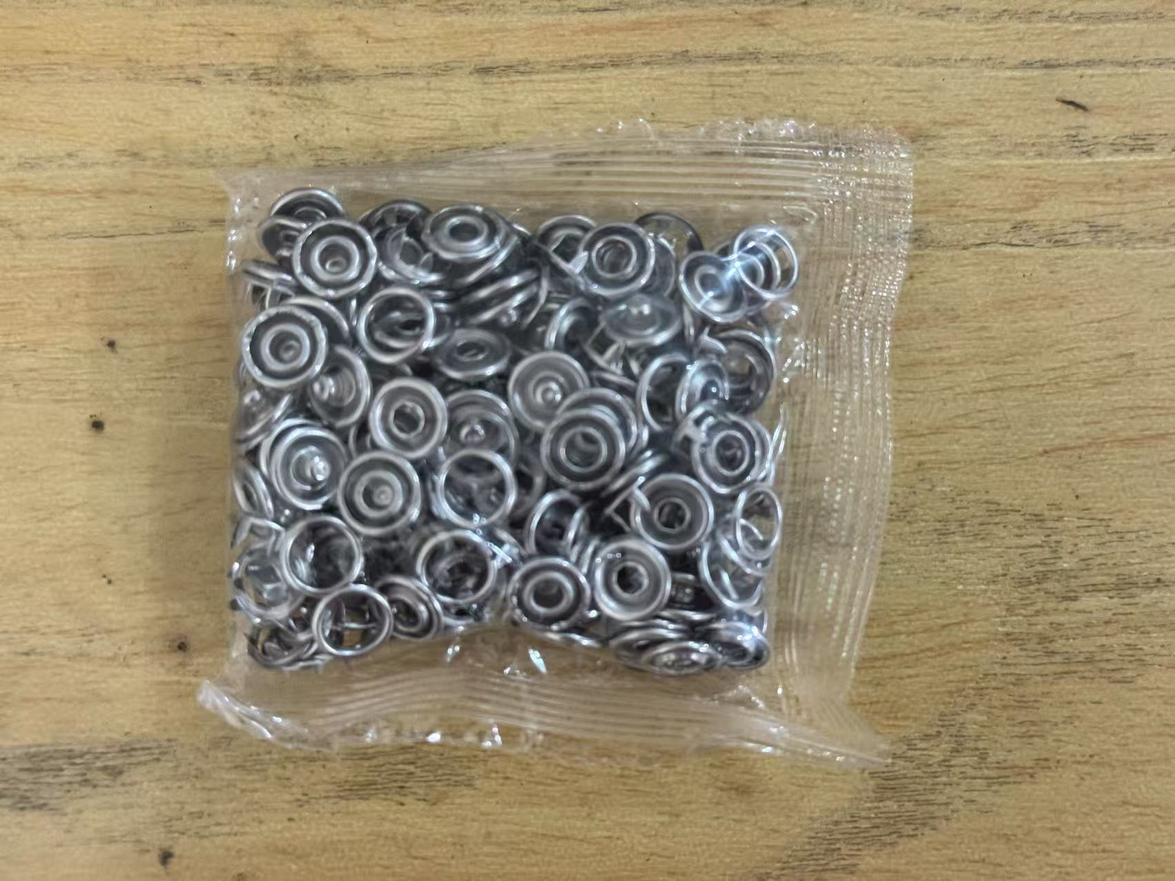 Juego de instalación de hebilla de cinco garras Botón de abrazadera de cinco garras Botón oculto Botón a presión Botón hembra Botón sin costura Botón transfronterizo de cinco garras