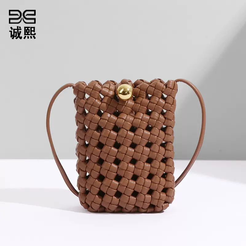 批发2026新款风车结编织竖款斜挎手机包简约mini小众设计单肩女包