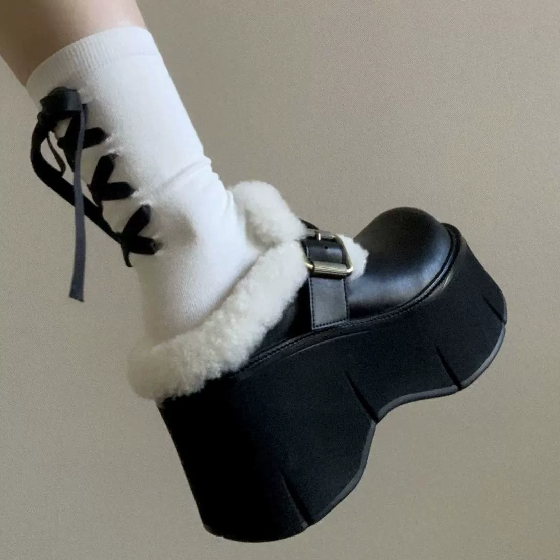 Толстая подошва плюс бархатные полутанки зимние волосатые пряжки для рта увеличены