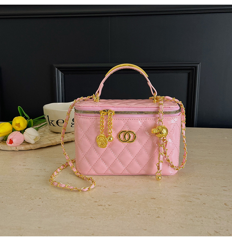 Bolso de mujer caja de mano de verano bolso pequeño 2026 nuevo estilo de alto nivel sensación pequeña fragancia estilo diamante cadena mochila