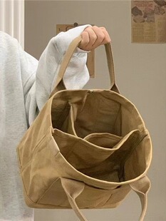 Small design shoulder bag, fashionable universal retro one-shoulder bag, 2023 collection