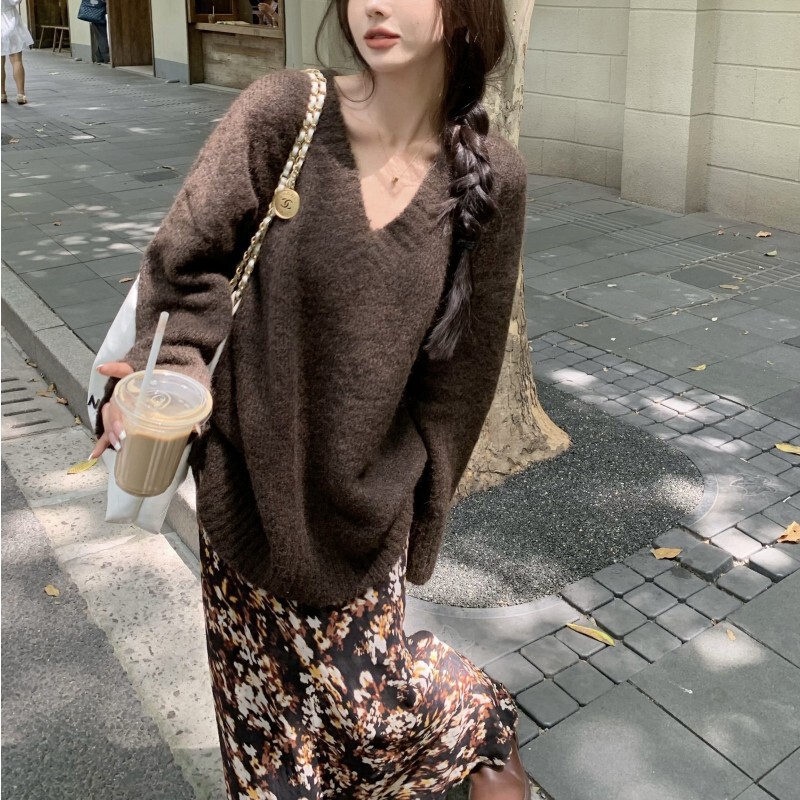 Yunshu Loose and Casual Style V-Neck Pullover Sweater for Women, Mid-Length Autumn and Winter New Knitwear Long-Sleeve Top