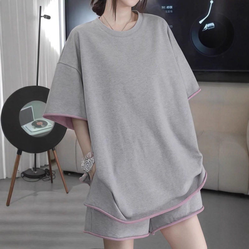 Summer New Casual Slimming Short-Sleeved T-Shirt and Shorts Two-Piece Set for Women, Loose Fit for Plus-Size Women, Fashionable and Versatile Set
