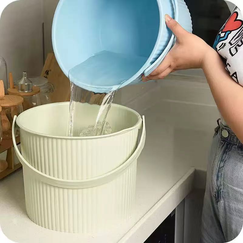 Source Factory Storage Bucket, Bath Bucket, Plastic Thickened Bathroom Portable Laundry Bucket with Lid, Color-Blocking Storage Bucket