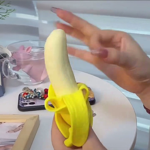 Simulation Banana Squishy Stress-Relief Toy for Kids—A Hilarious Prank That Peels Off Like a Real Banana, Perfect for Boredom-Busting Fun