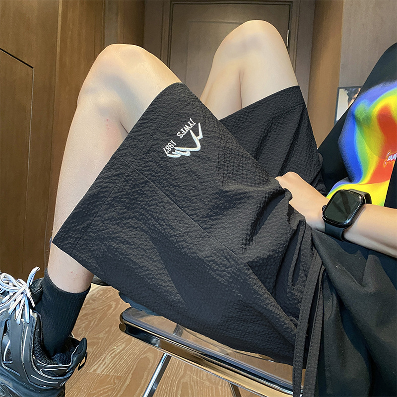 Shorts de gasa de hielo de seda de secado rápido para hombres verano americano deportes sueltos pantalones de playa de cinco puntos comercio exterior al por mayor transfronterizo