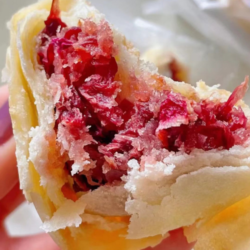 Bulk pastry snacks wholesale gift box rose flower cake Yunnan specialty flower cake purple sweet potato matcha rose cake