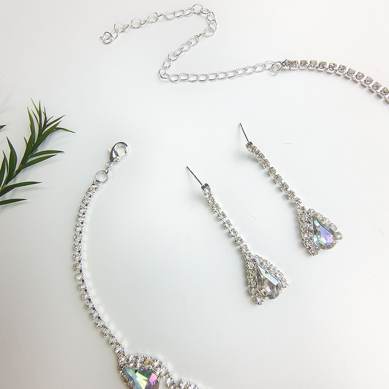 Joyería transfronteriza europea y americana Luz de lujo completo diamante color gota de agua collar