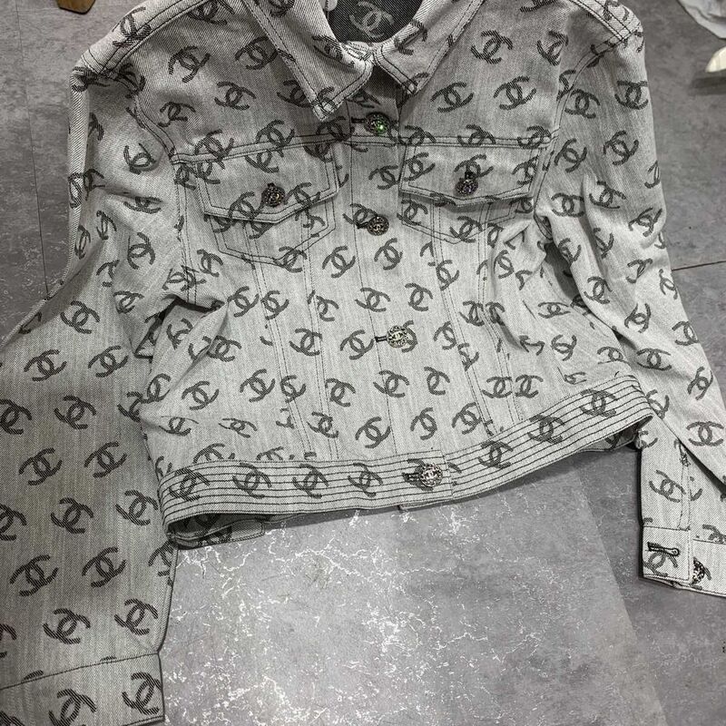高定!25早春新款经典老花满印字母休闲短款 牛仔外套女夹克上衣潮|undefined
