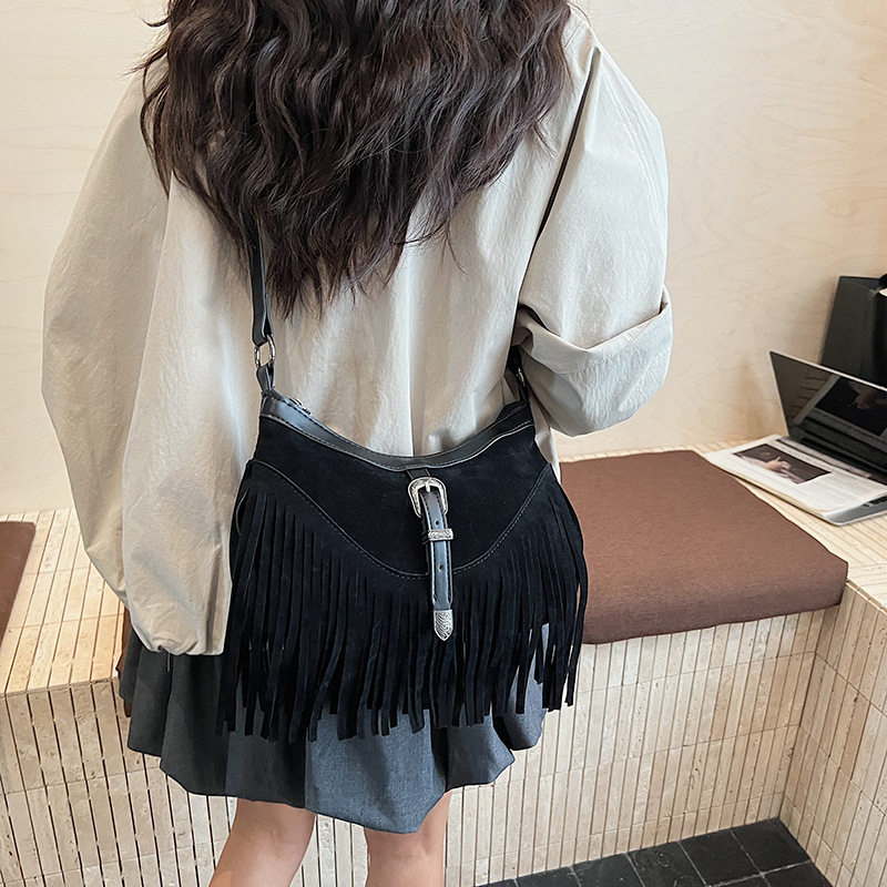 Bolsa de brazo retro retro transfronteriza con bordas para mujeres otoño y invierno 2025 nuevo estilo universal bolso de hombro de alta calidad bolso de transporte de pasajeros
