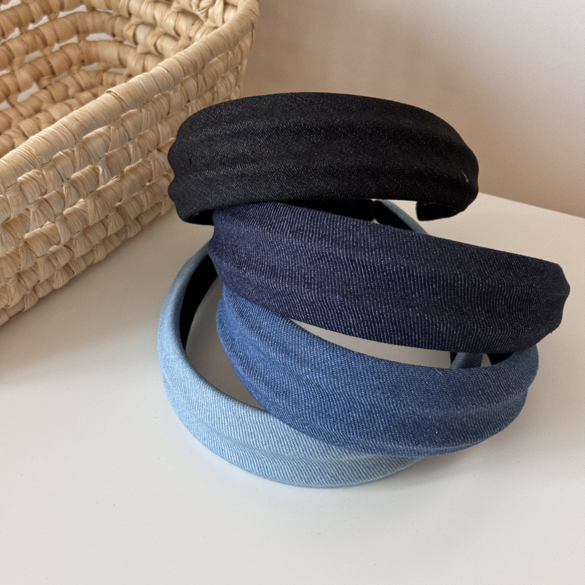Diadema de moda cóncavo-convexo de mezclilla de tela Cabeza de presión de borde ancho Cabeza de cabeza alta Temperamento Horquilla de presión Accesorios para el cabello de todos los partidos diarios image 3