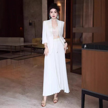 新款气质女装 高档气质V领西装上衣配半裙 时尚女装宽松大码女装