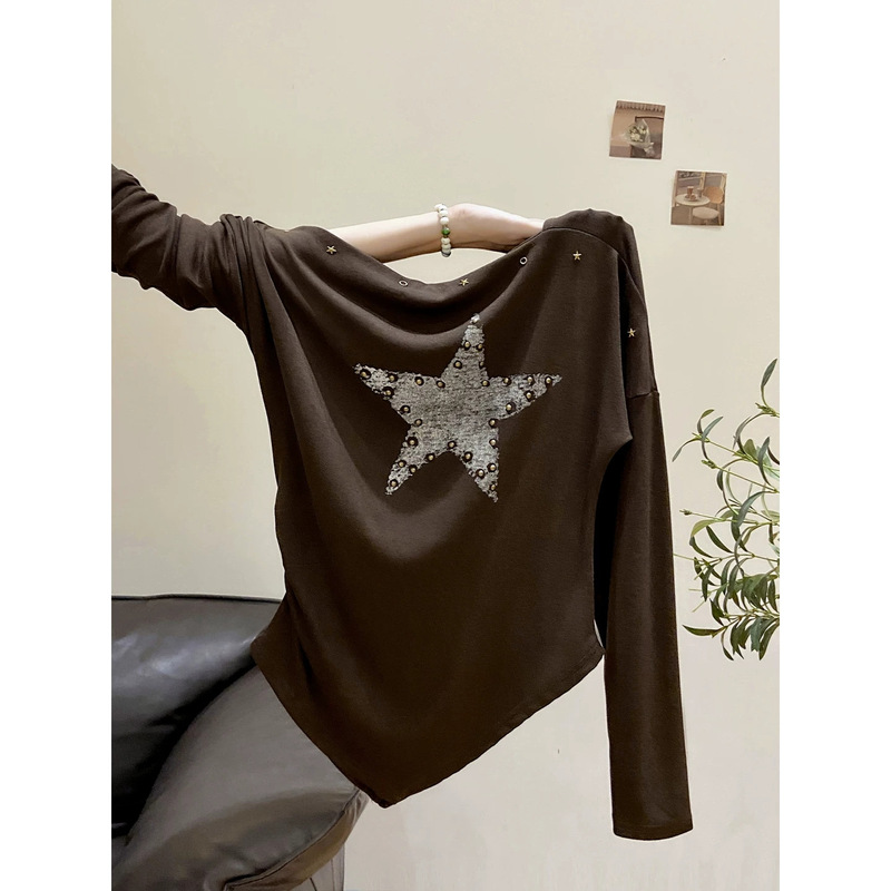 2026 Autumn New Collection: Simple, stylish, and cool long-sleeved T-shirt with a five-pointed star print, designed for women. A14365