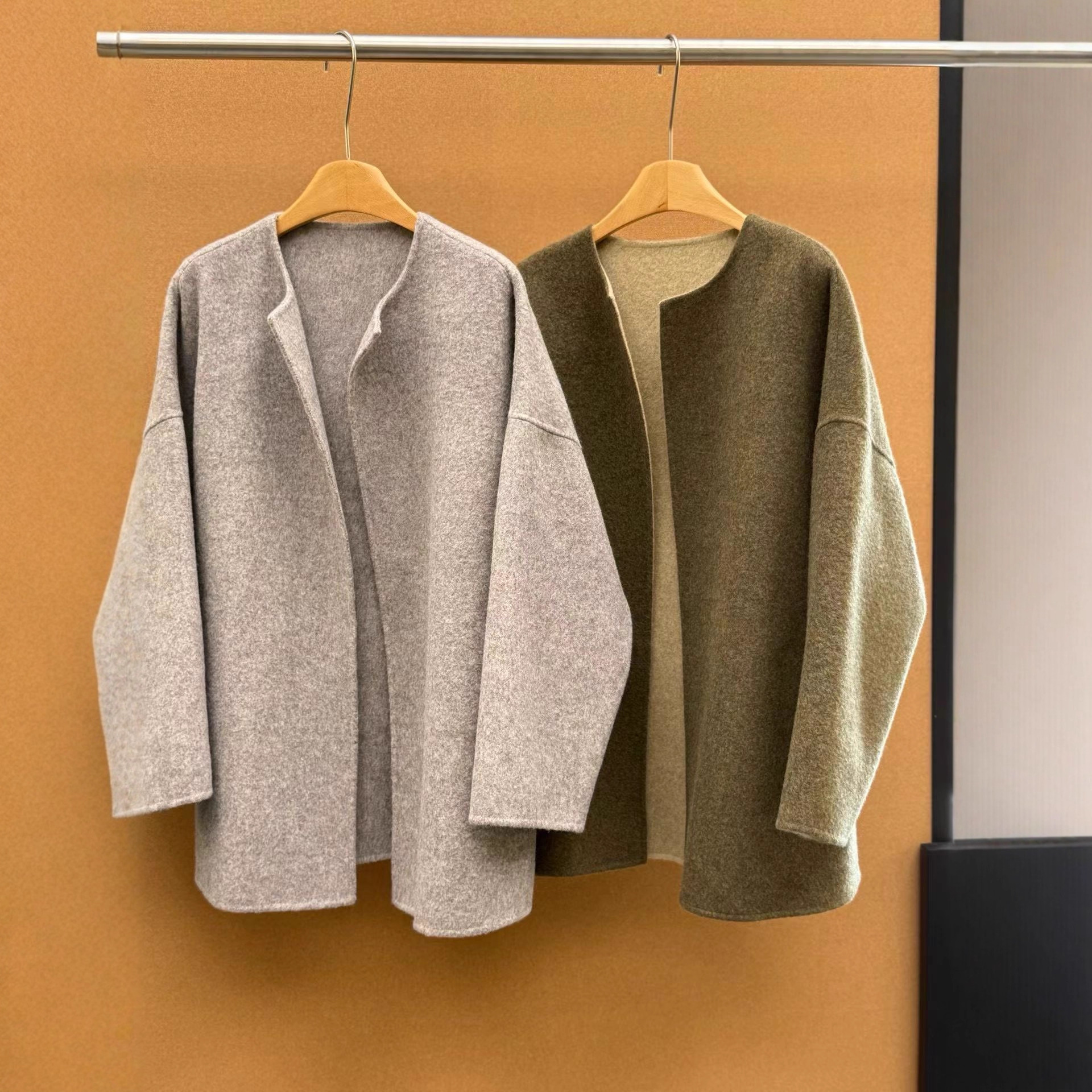 2025 New Autumn and Winter Style Simple Commuter Style Round Neck Wide Version Casual Dropped Shoulder Sleeves Double-Sided Wool Cocoon Wool Coat for Women