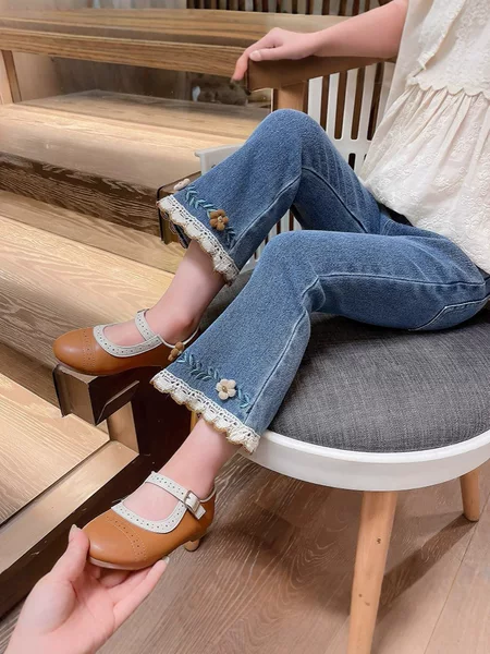Girls' Jeans Spring 2026 New Stylish Children's Long Pants Baby Spring and Autumn Embroidered Pants Flared Pants