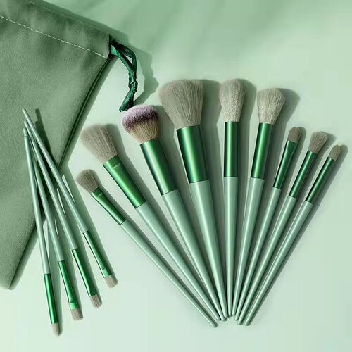 Four Seasons Green Thirteen-Piece Makeup Brush Set with Velvet Cloth Bag, Direct Supply Matcha Green 13-Brush Set, Beauty Makeup Tools Manufacturer