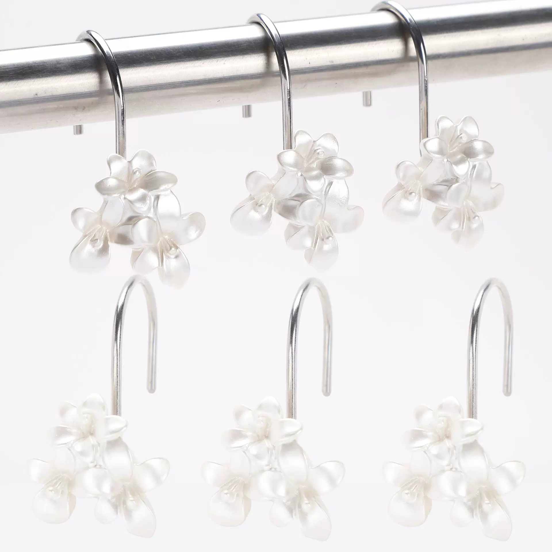 厂家直销跨境专供创意家居装饰珠光花树脂挂钩 浴帘挂钩 窗帘挂钩