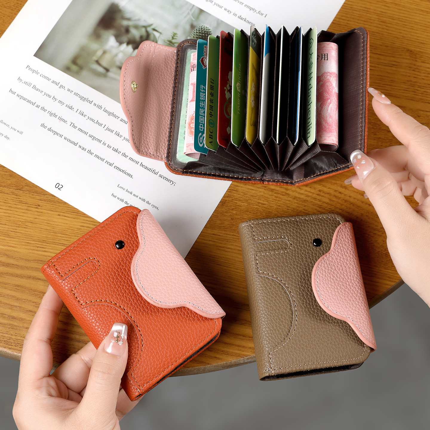 Elephant Card Holder 2025 New Style Women's Slim Soft Leather Accordion Card Holder with Multiple Card Slots, Convenient for Document Storage, Portable and Cute