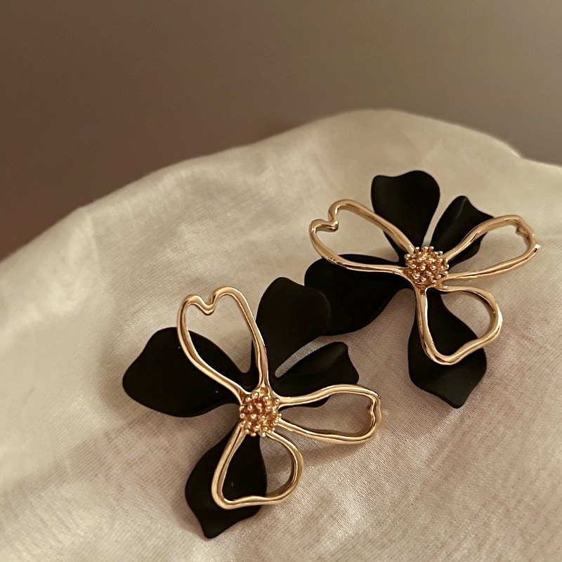 8#Silver Needle-Black Flower