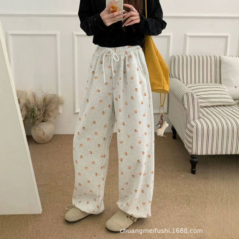 Autumn Cute Bear Print Wide-Leg Sweatpants for Women, Drawstring High-Waisted Loose Soft Casual Plus-Size Straight-Leg Long Pants Autumn Cute Bear Print Wide-Leg Sweatpants for Women, Drawstring High-Waisted Loose Soft Casual Plus-Size Straight-Leg Long Pants