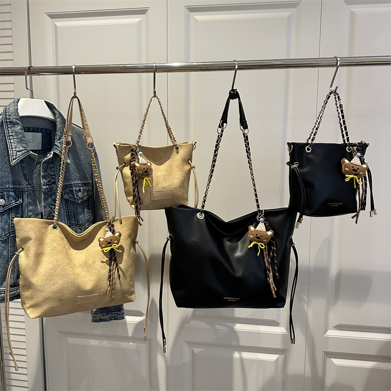 Korean Style Simple Elegant Large Capacity Commuter Fashion Deerskin Velvet Small Fresh Casual Chain Armpit Tote Shoulder Bag