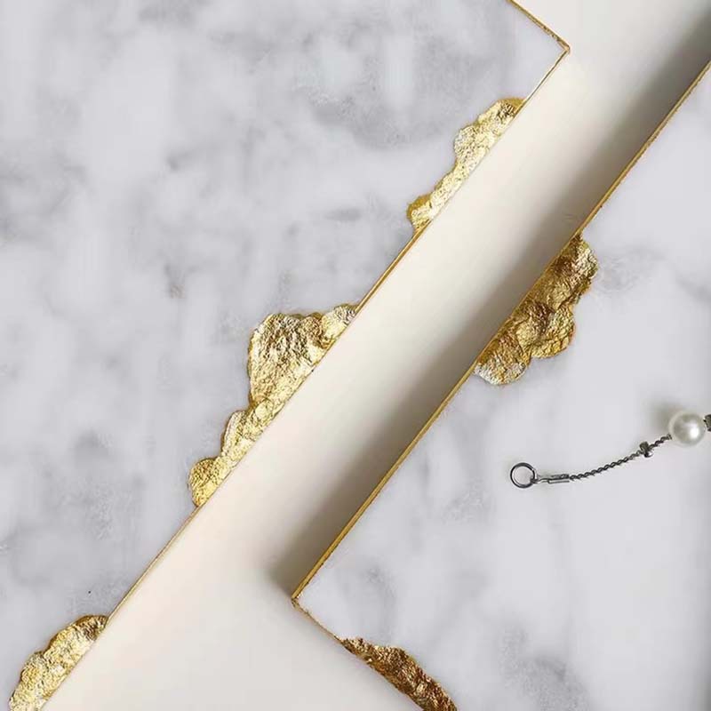Bandeja de mármol de estilo nórdico borde dorado Almacenamiento de cosméticos accesorios de tiro hogar modelo sala de almacenamiento decoración suave