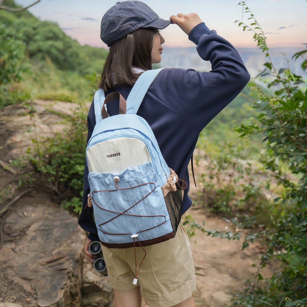 户外旅游背包登山轻量化轻便超轻旅行双肩包女书包外出防水徒步包