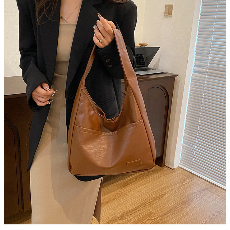 Large-capacity female 2024 new autumn and winter soft leather bucket bag, commuter tote bag, college student class single-shoulder bag undefined