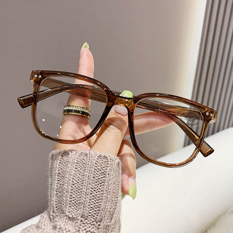 Nuevo Marco de uñas de color beige gafas de luz anti-azul artefacto de belleza liso marco grande que adelgaza versátiles hombres y mujeres gafas de luz anti-azul