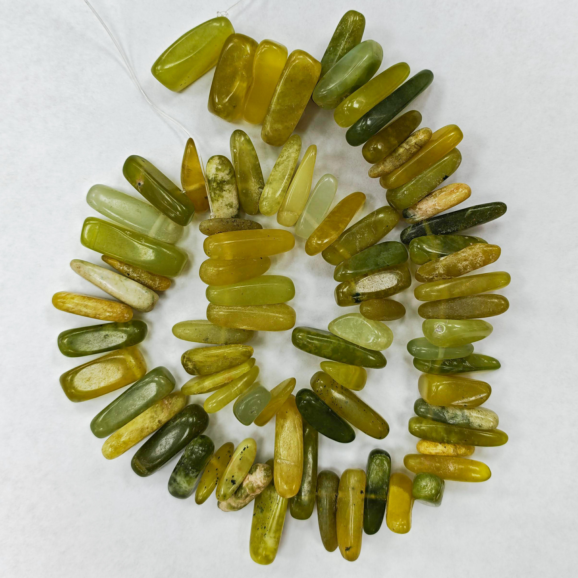 Piedra natural cristal natural piedra triturada sin forma tres o siete cabezas cuentas sueltas productos semiacabados joyas de bricolaje accesorios de cuentas al por mayor