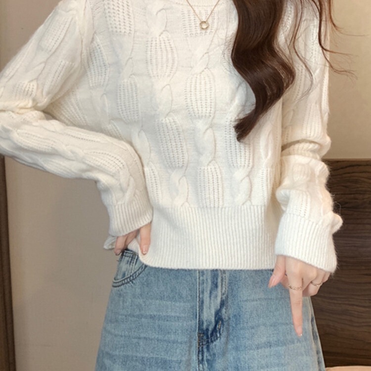 White Short Knit Sweater for Women, Early Autumn High-Waisted Top to Wear with a Trench Coat, Suitable for Petite Women in Autumn and Winter