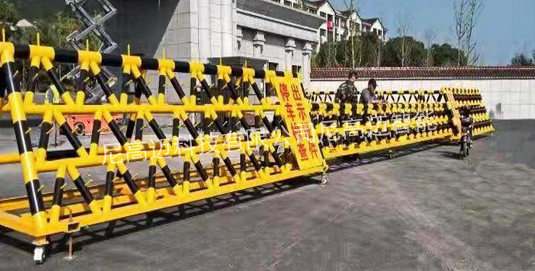 拒马交通挡车路障,电动拒马可移动隔离栏,遥控伸缩式拒马双层栅栏-阿里巴巴