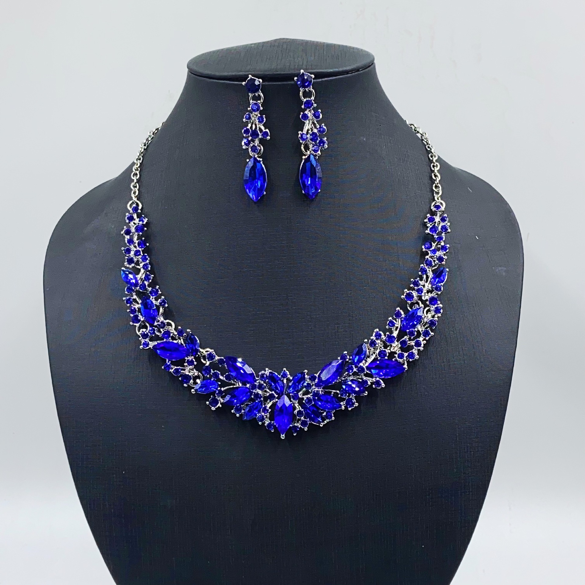 国境を越えたドレスジュエリー直販欧米ネックレスイヤリング2点セット花花嫁復古高級デザイン感セット