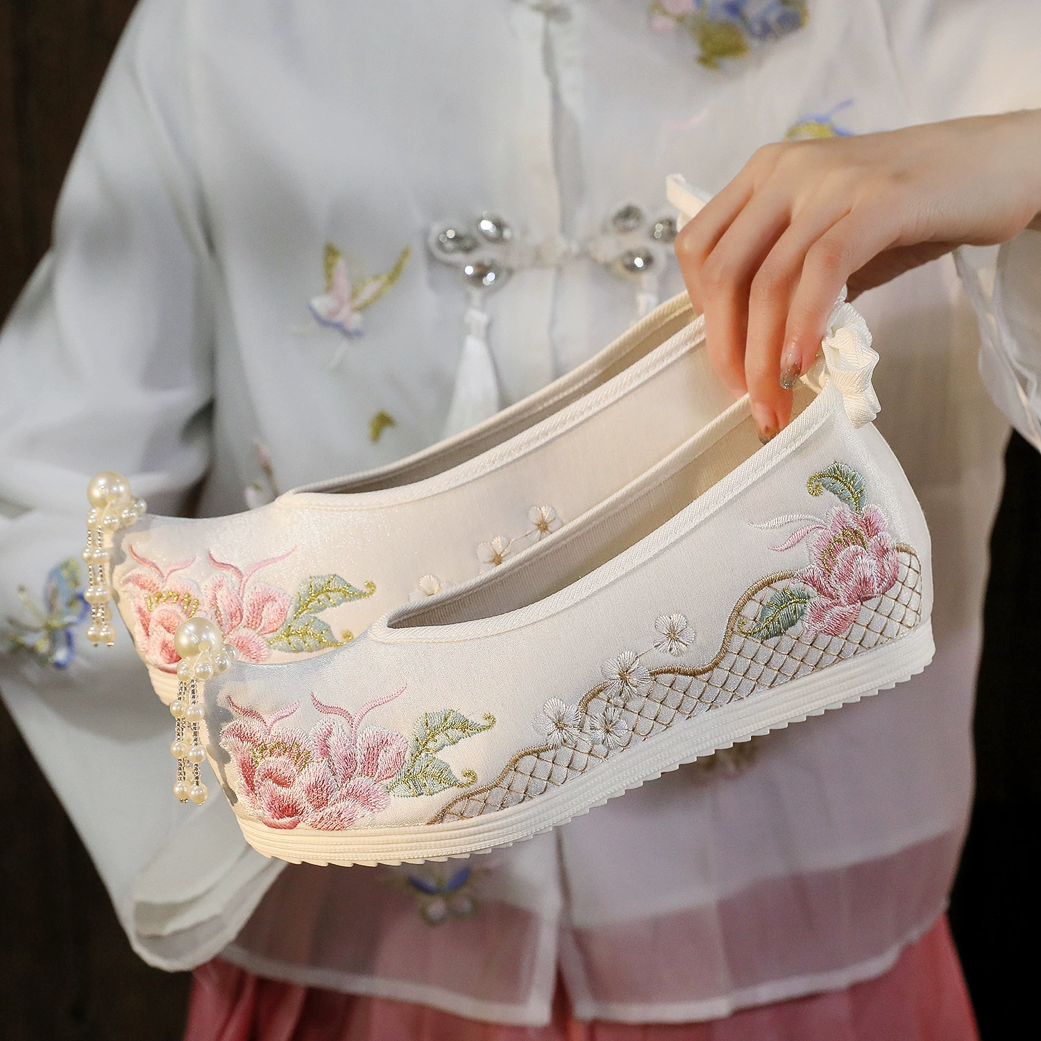 [Великолепная] Новинка весны 2024 года, элегантные туфли ханьфу в старинном стиле с острым носком и юбкой-жилетом, обувь ханьфу в этническом стиле