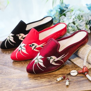 Slippers Pointed Toe Fashion Casual Mueller Sandals Slippers Women's Shoes Brilliant Silk Half Slippers